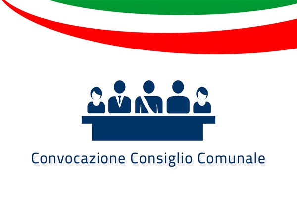 L'immagine mostra cinque figure stilizzate sedute dietro un banco centrale blu scuro quella al centro ha una fascia diagonale sopra c'è una banda curva verde bianca e rossa sotto c'è la scritta Convocazione Consiglio Comunale